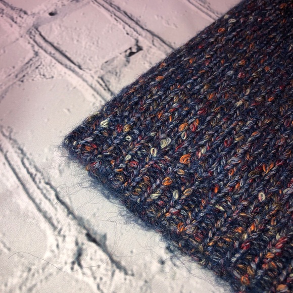 HEARTLOOM Multicolor V-neck sweater - Picture 6 of 6